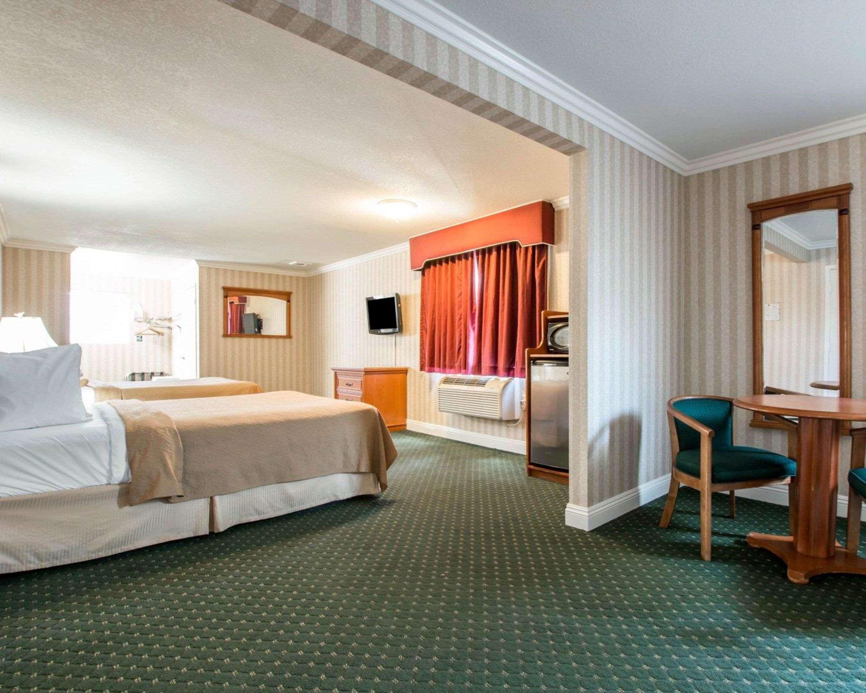 Quality Inn&Suites Anaheim Maingate Exterior foto