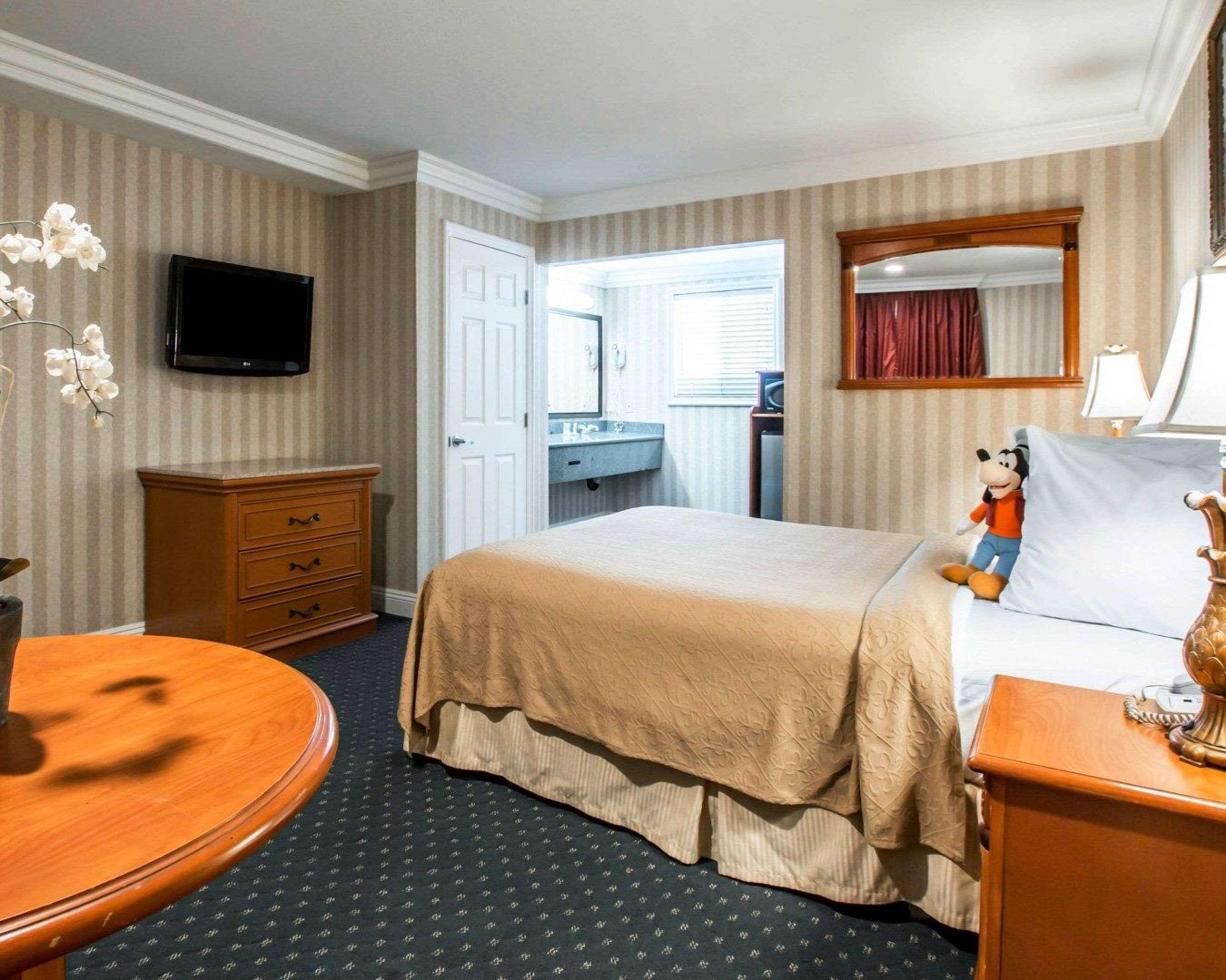 Quality Inn&Suites Anaheim Maingate Exterior foto