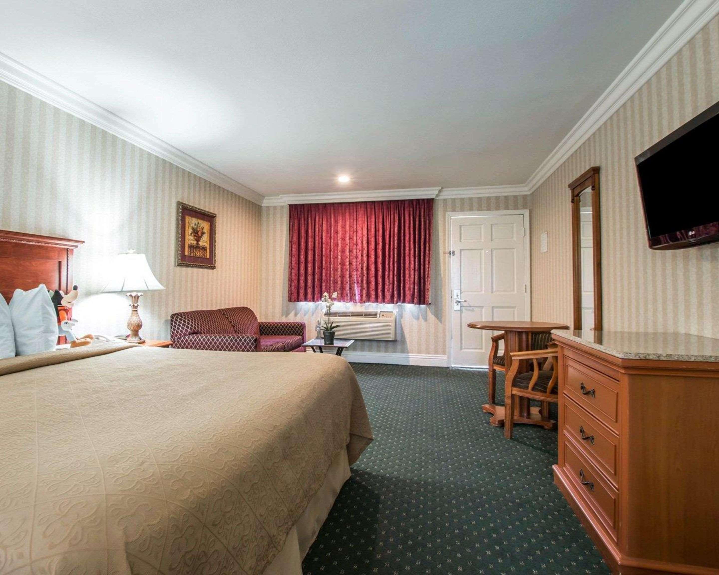 Quality Inn&Suites Anaheim Maingate Exterior foto