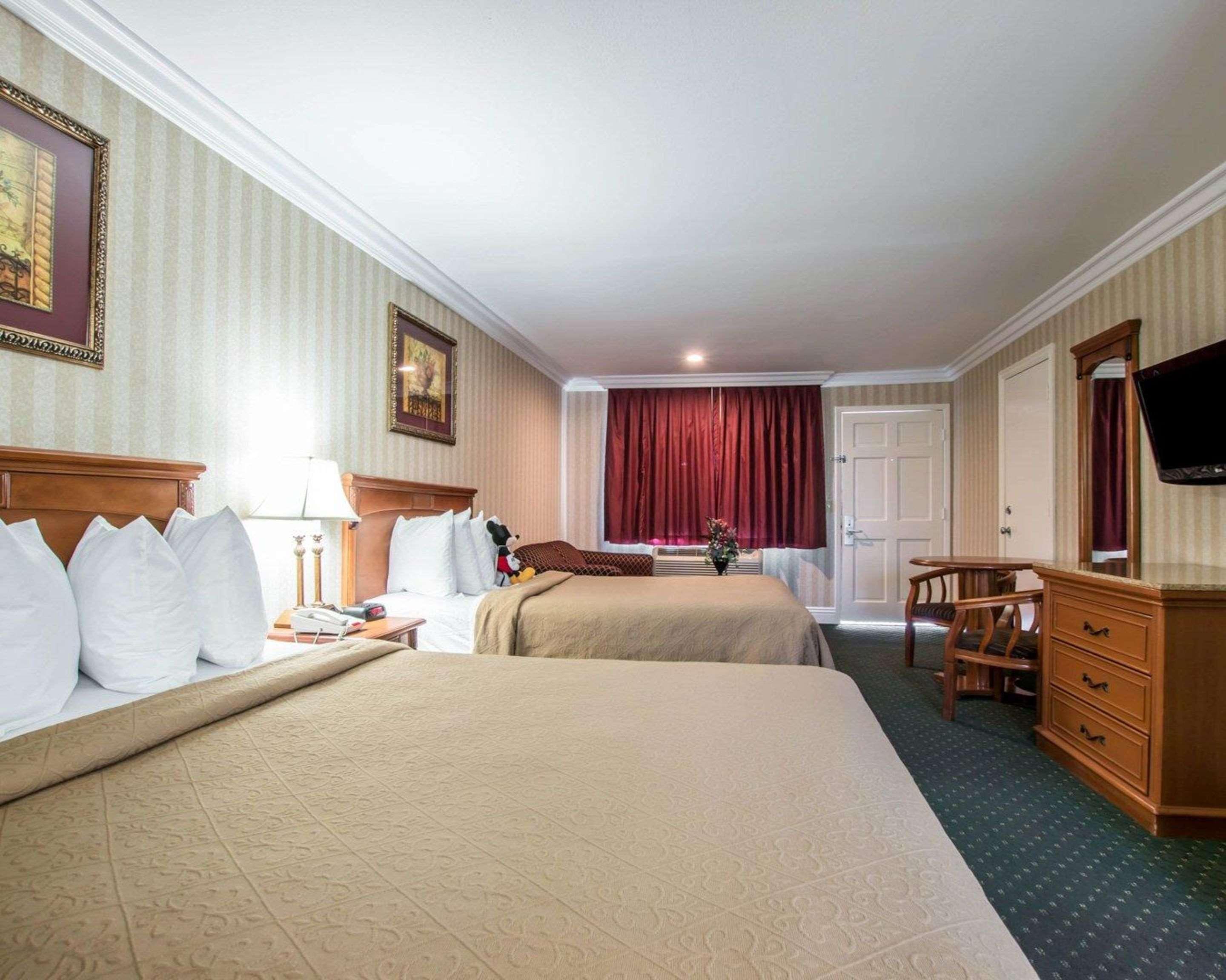 Quality Inn&Suites Anaheim Maingate Exterior foto