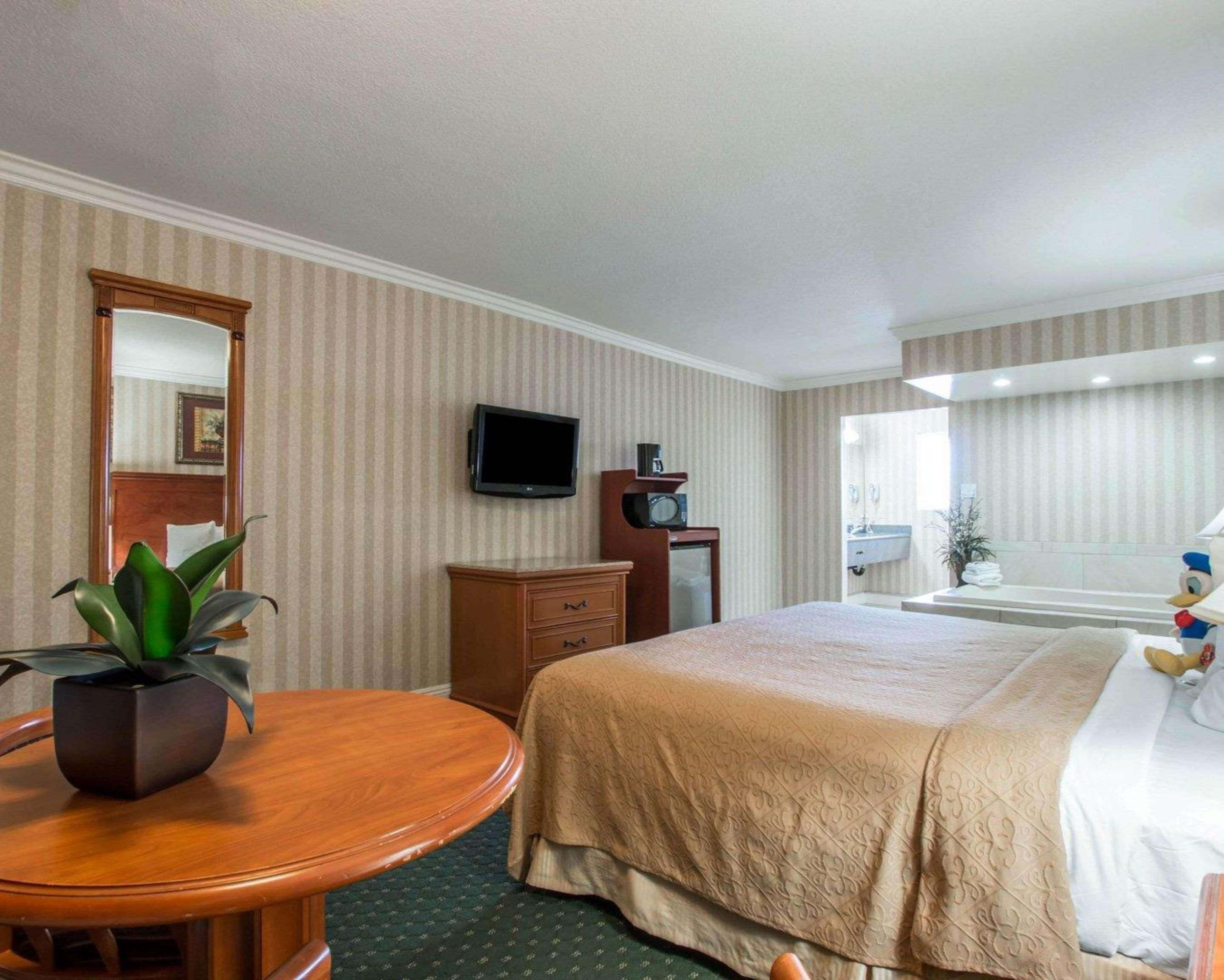 Quality Inn&Suites Anaheim Maingate Exterior foto