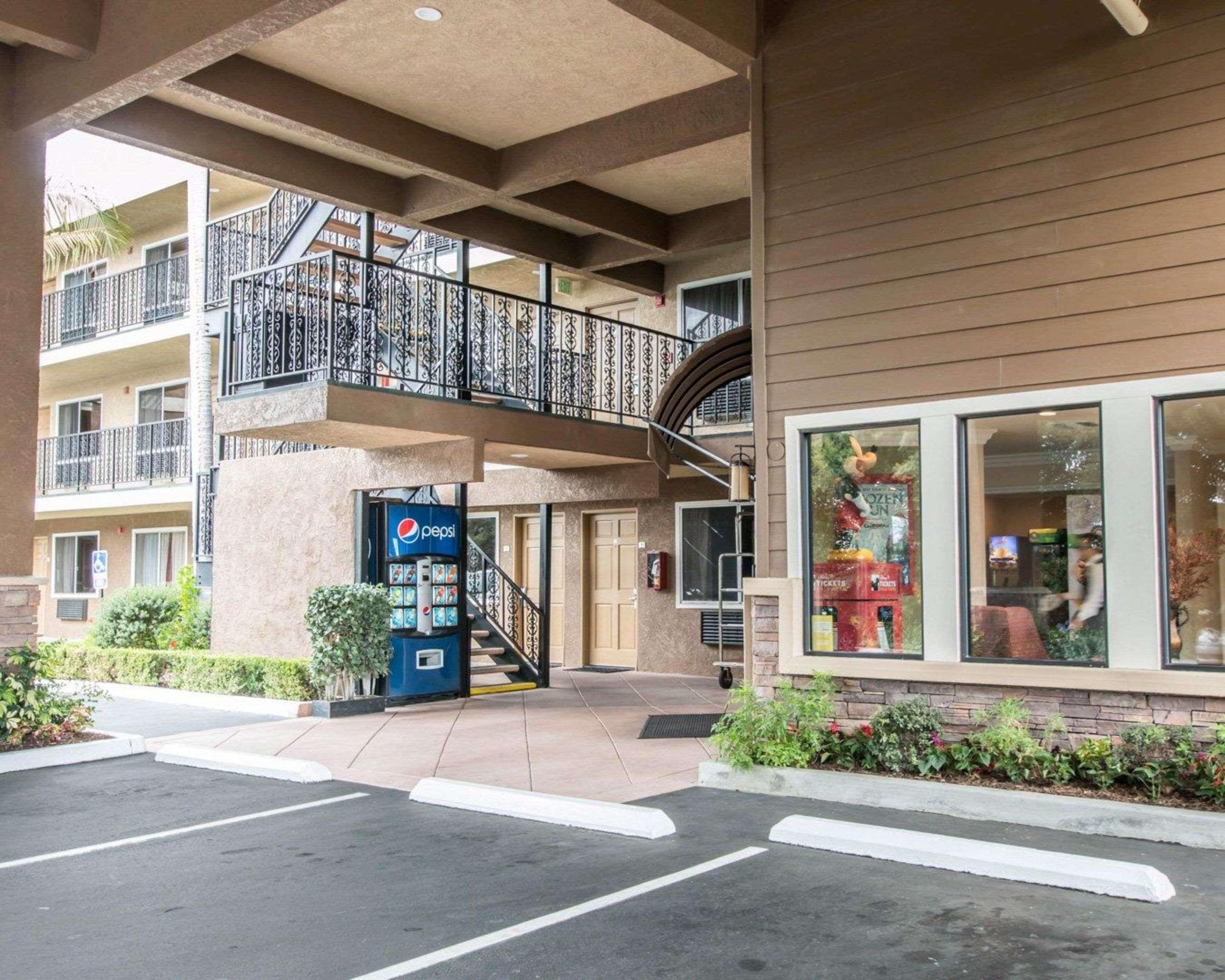 Quality Inn&Suites Anaheim Maingate Exterior foto